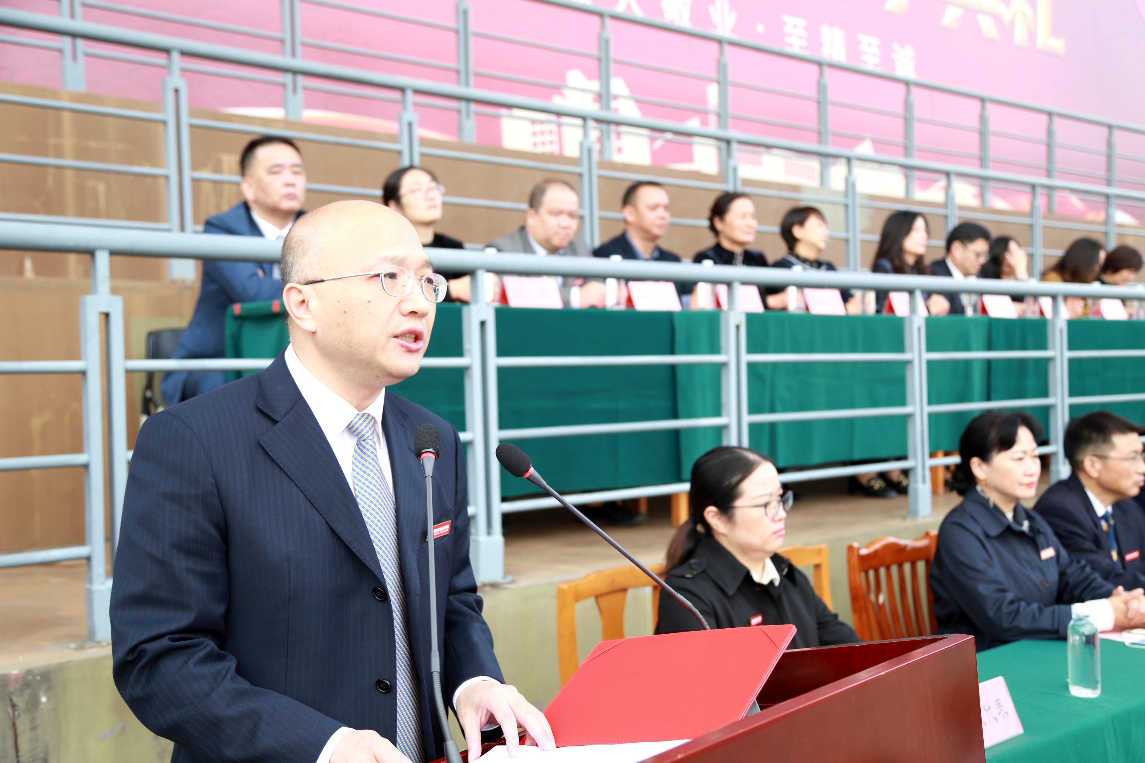 罗晓清院长上开学第一课.JPG