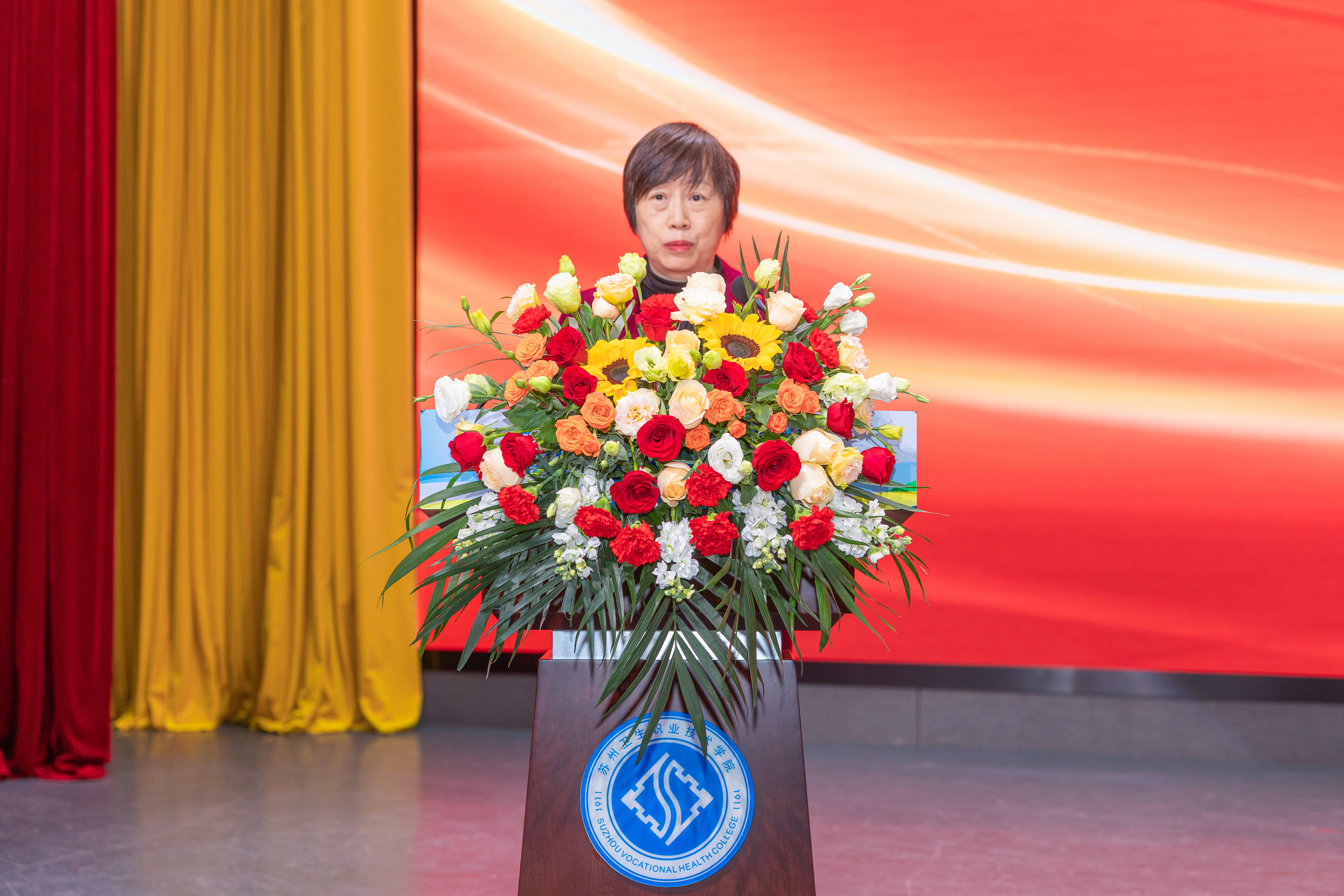 afe100371c3b16ee580efe5915a180f.jpg
