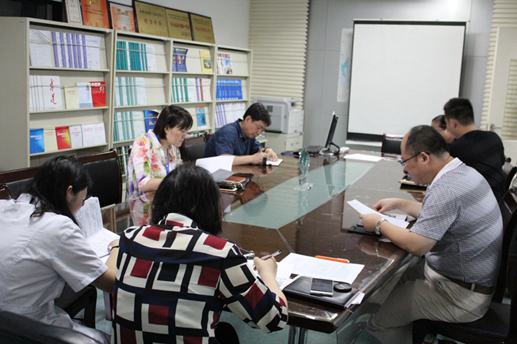 第一支部学习活动现场_副本.jpg