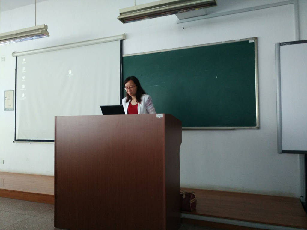 徐院长做了&ldquo;Be A Thinker and Doer&rdquo;实习专题报告.png
