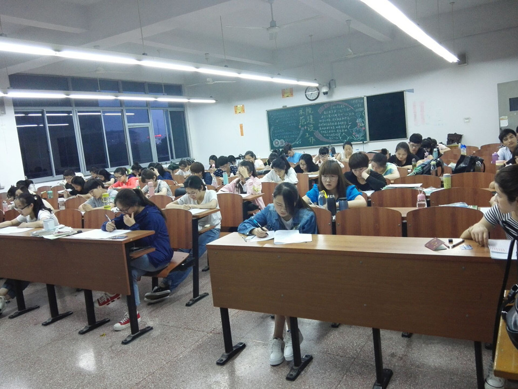 安全知识竞赛现场.jpg