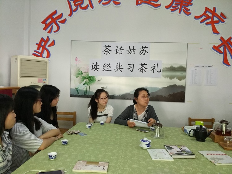 老师和同学现场交流.jpg