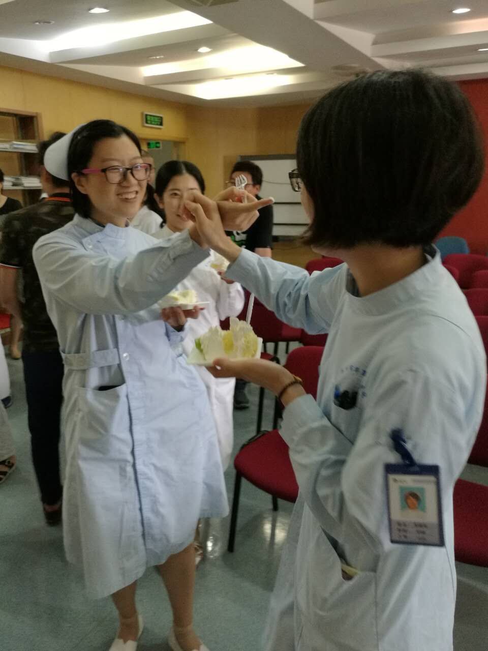 欢乐的活动现场.jpg