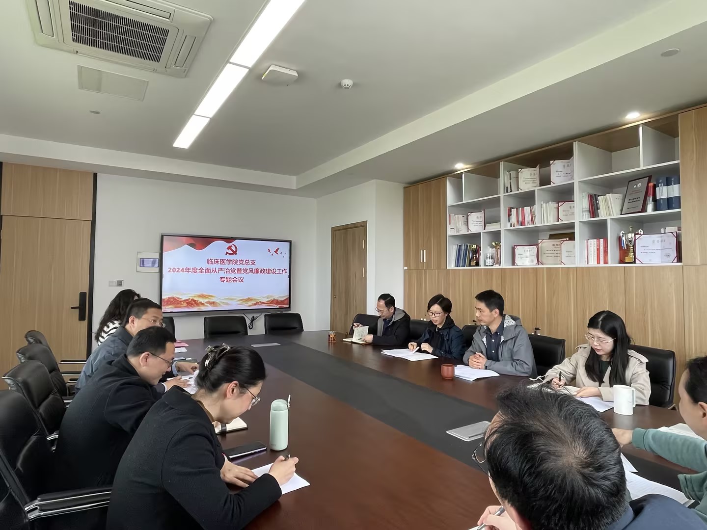 23f13034-9c24-46ee-af36-3d1d5a07bc22.jpg