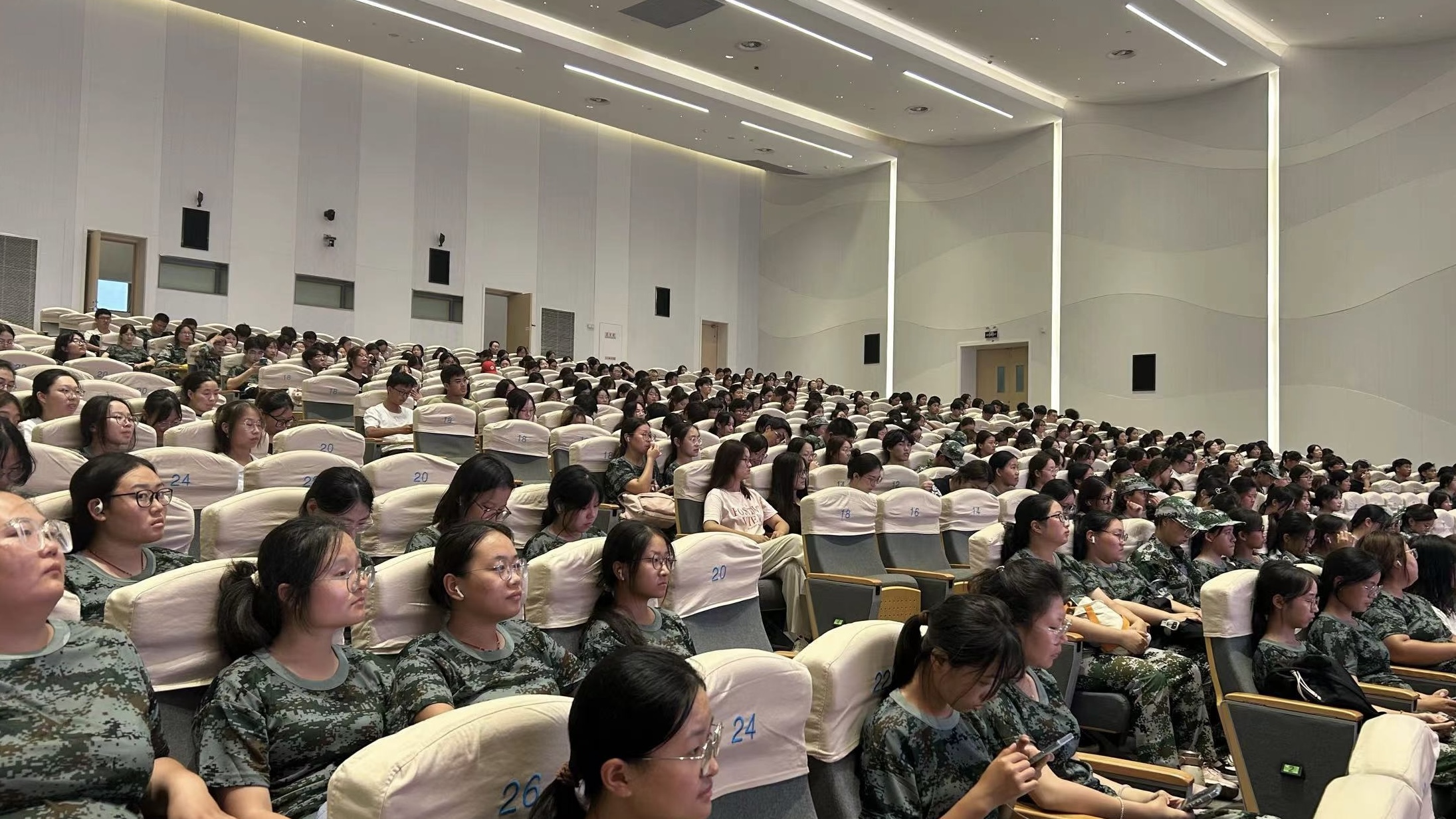 报道配图2.jpg