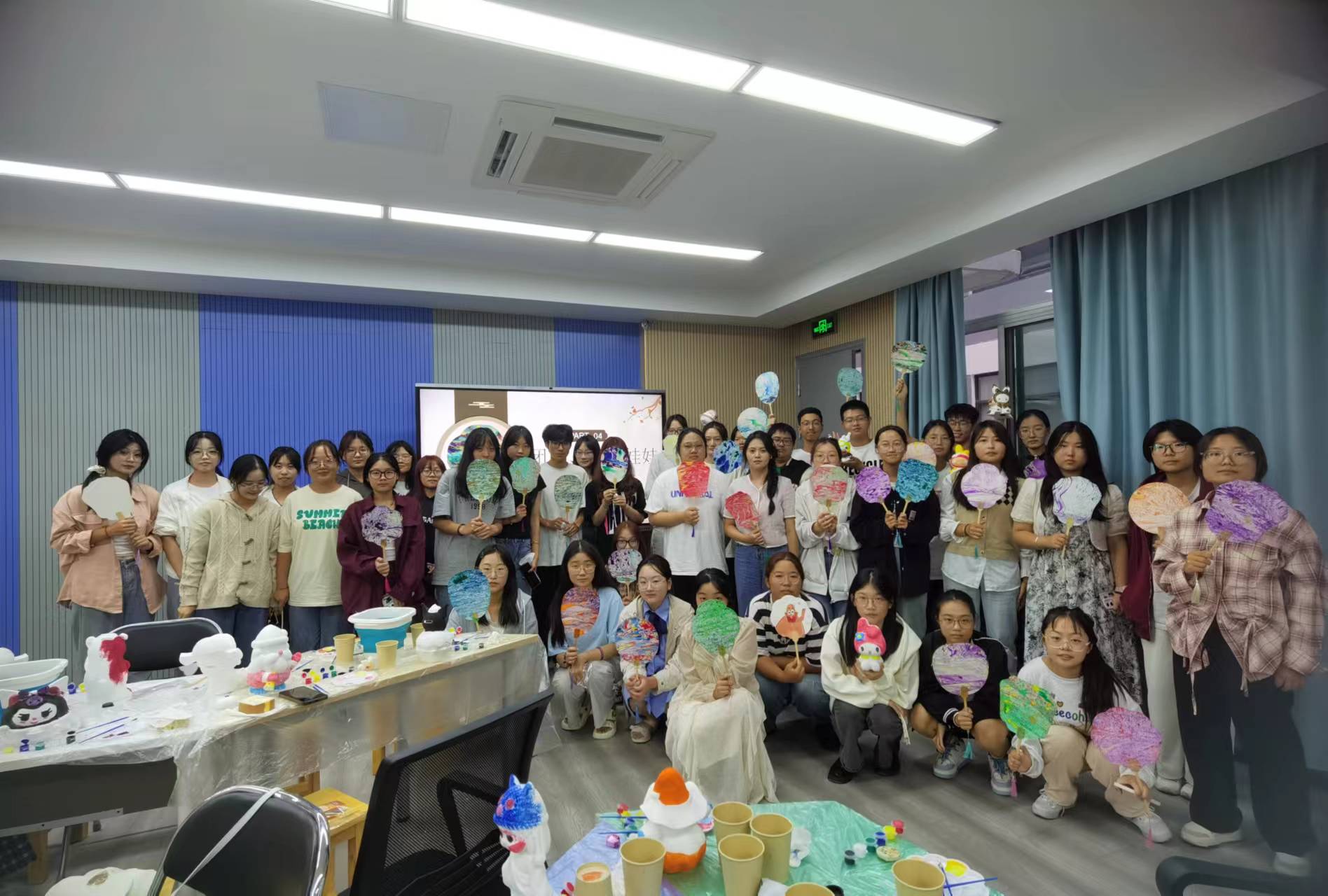 0925健康管理学院+书贤社区开展“品茗绘心，心艺同行：专属DIY时光”新生心理适应性沙龙活动图4.jpg