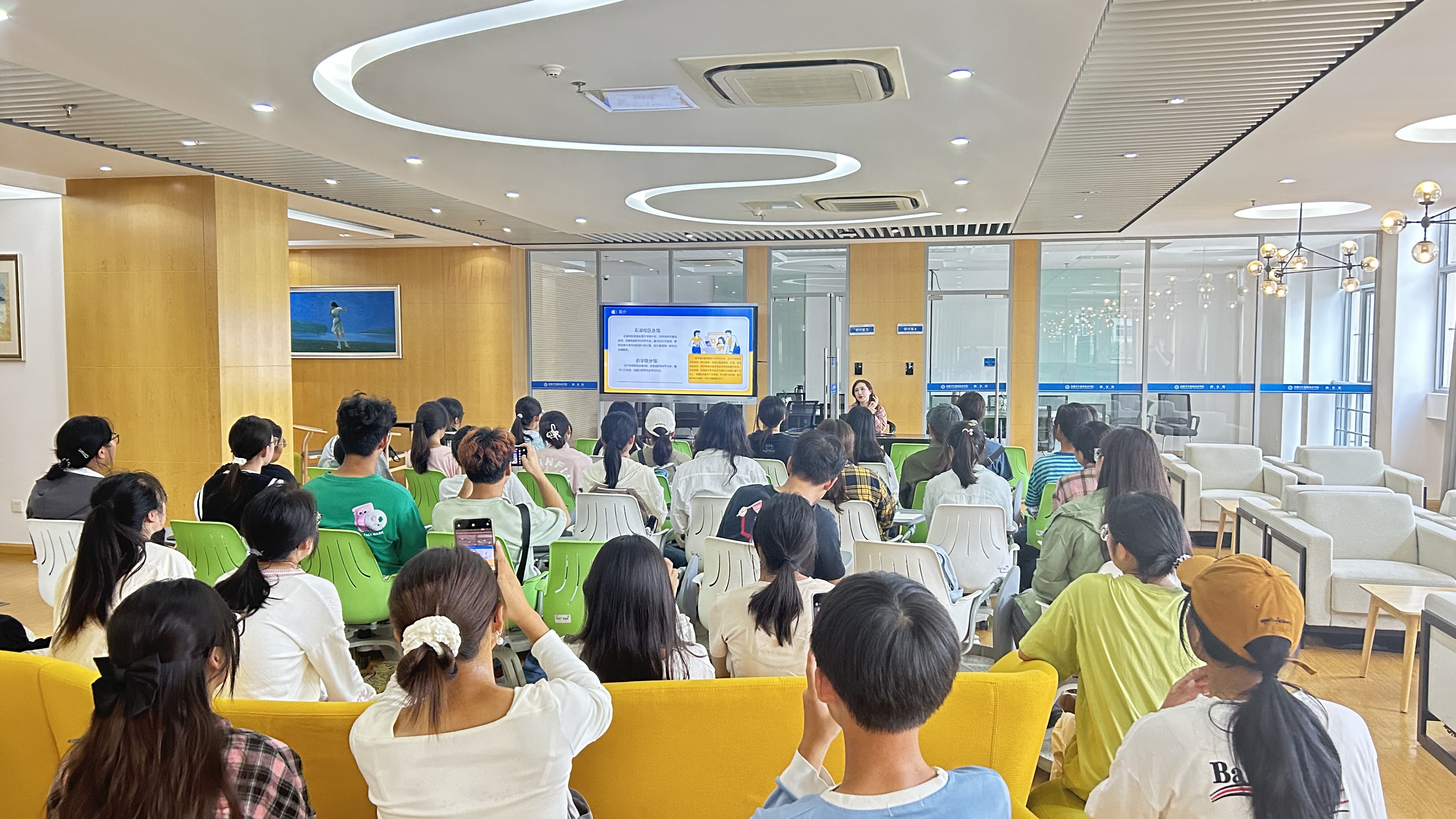 报道配图1.jpg