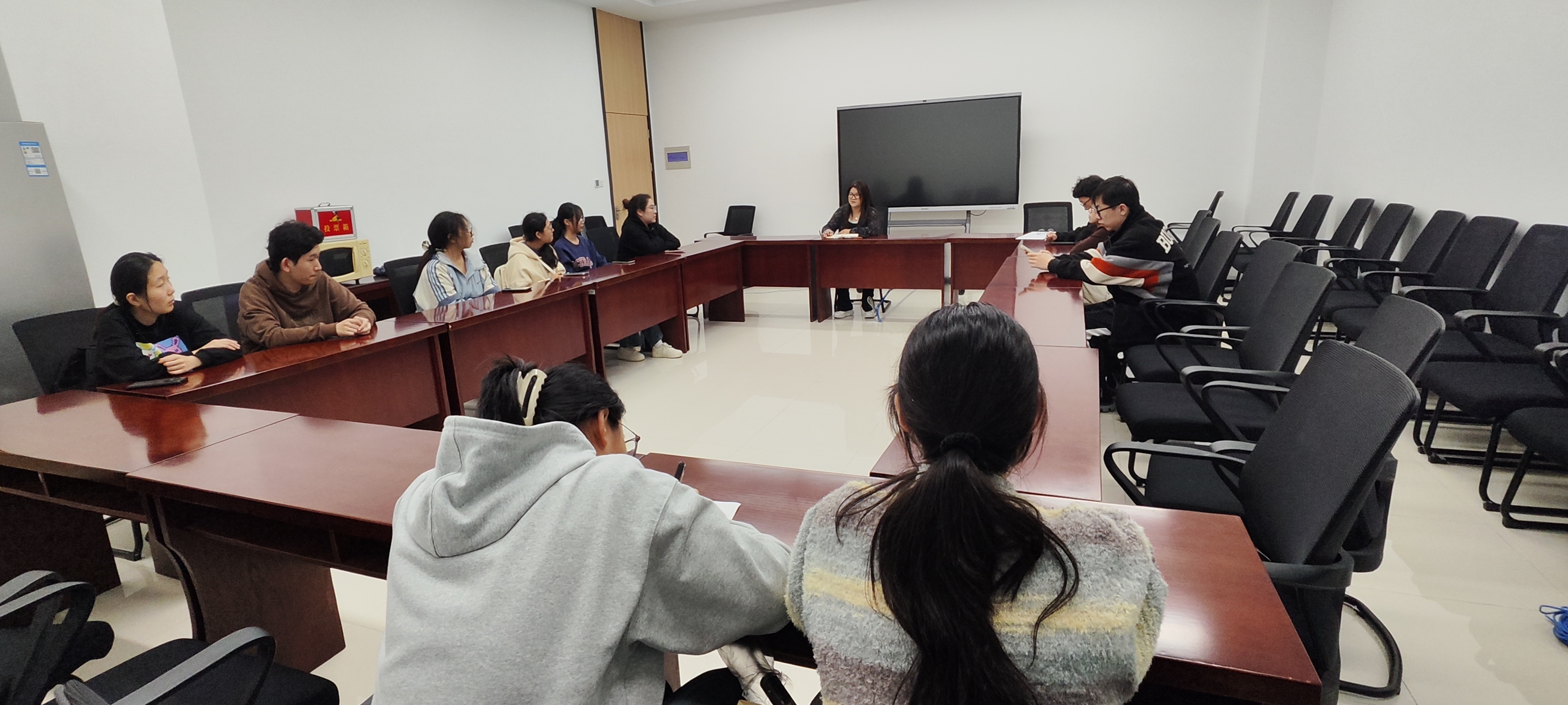 公共卫生学院预防医学专业学生期中座谈会2(1).jpg