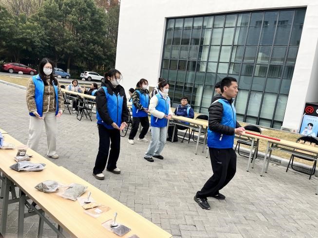 学习八段锦.jpg