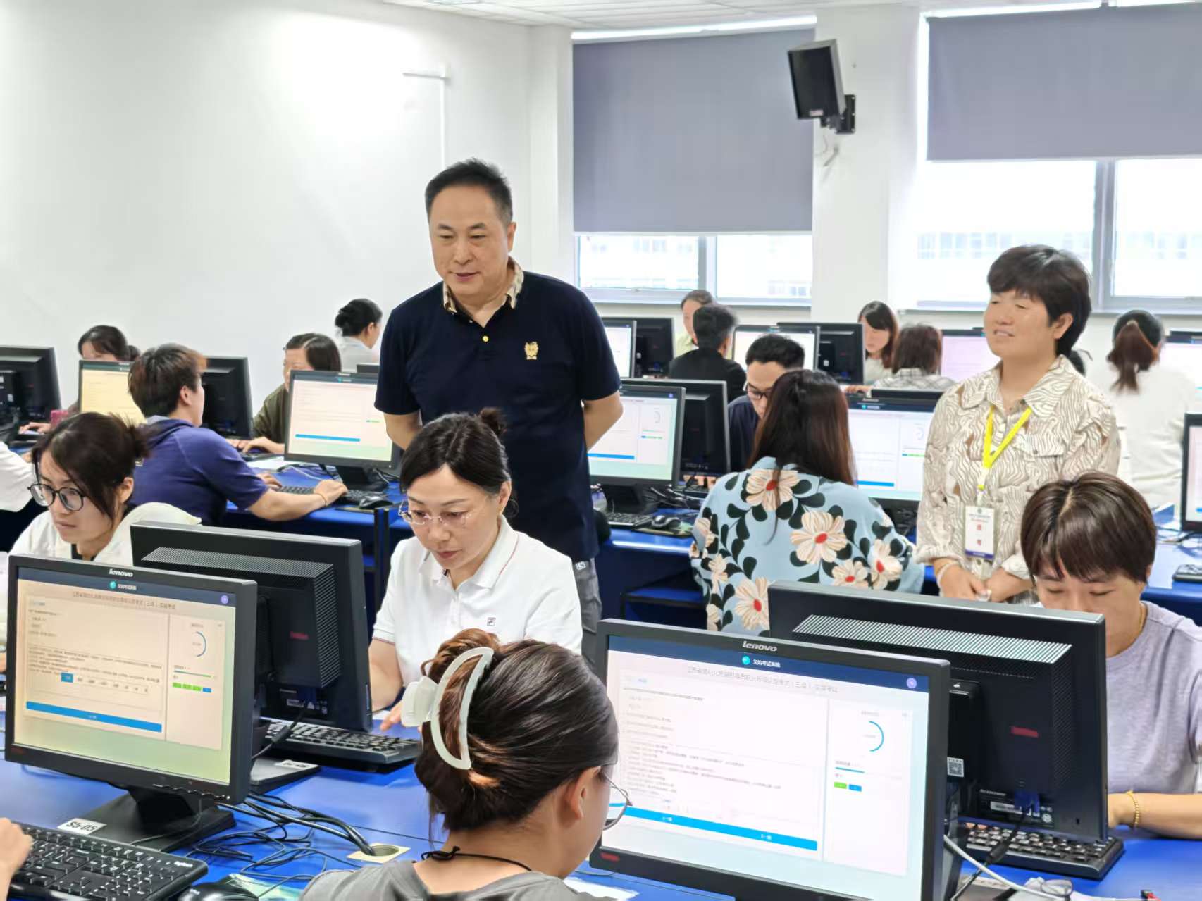 崔书记现场督导.jpg
