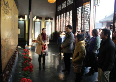 社区青年参观我院廉政文化教育基地.jpg