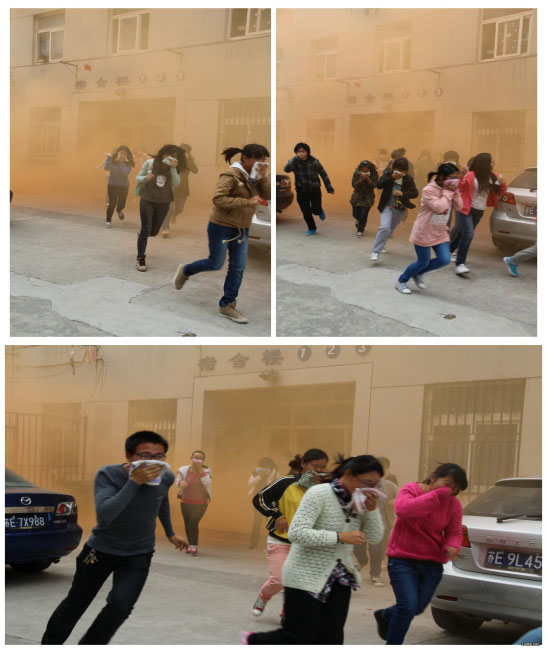 演练逃生场景浓烟滚滚.jpg